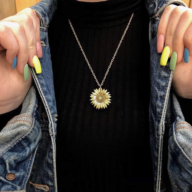 Sunflower Necklace ✨ - Best For Gifting